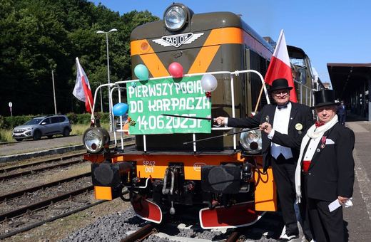 Tłumy na przejazdach retro do Karpacza