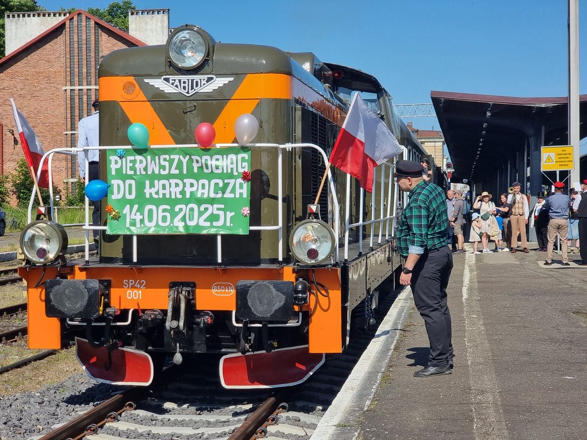 Tłumy na przejazdach retro do Karpacza