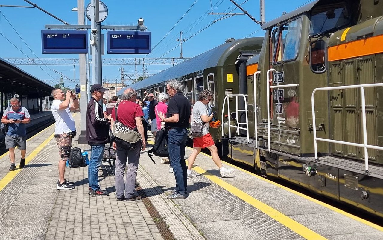 Tłumy na przejazdach retro do Karpacza