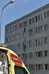 Przeżył upadek z czwartego piętra