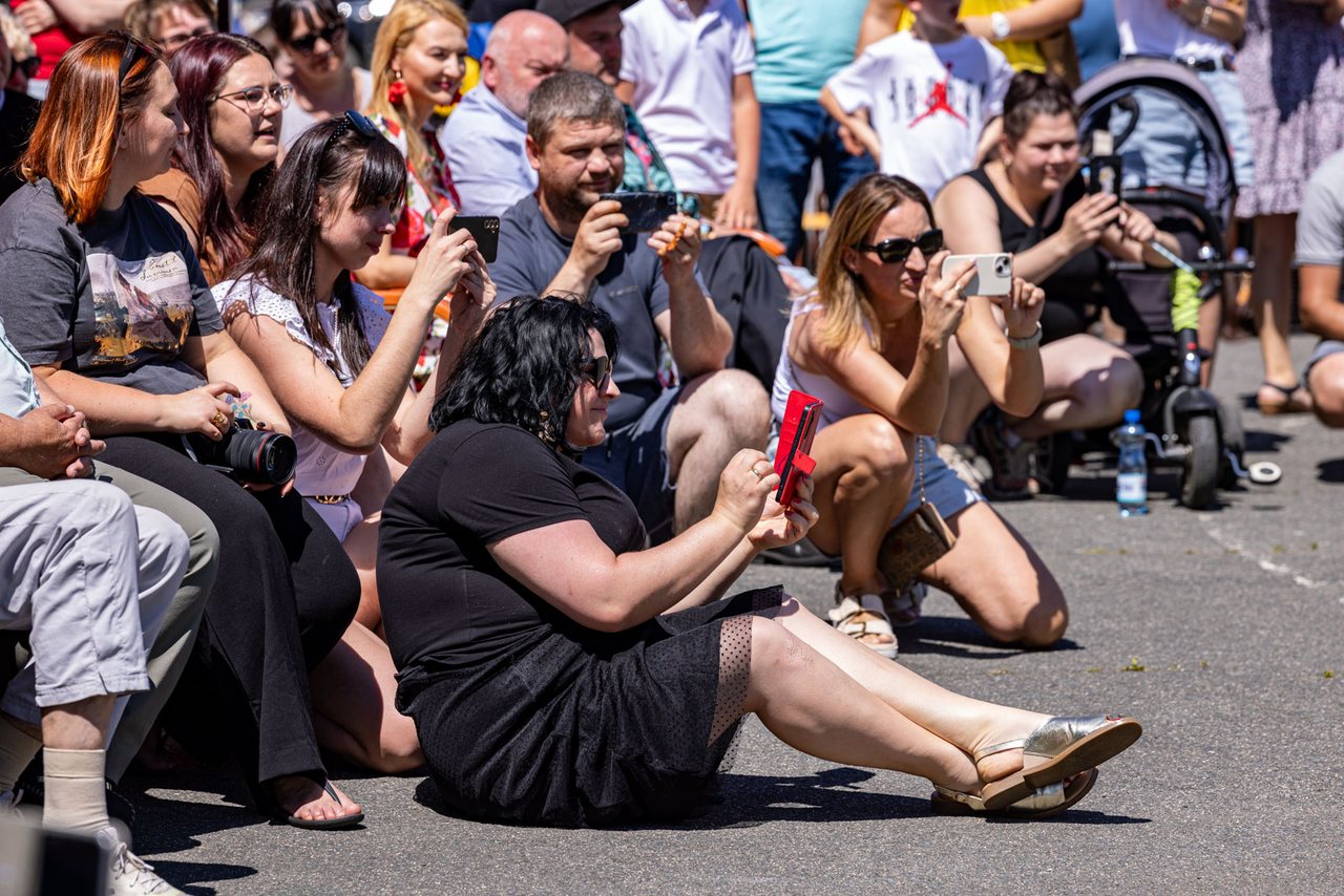 Pokolenia razem na szkolnym jubileuszu