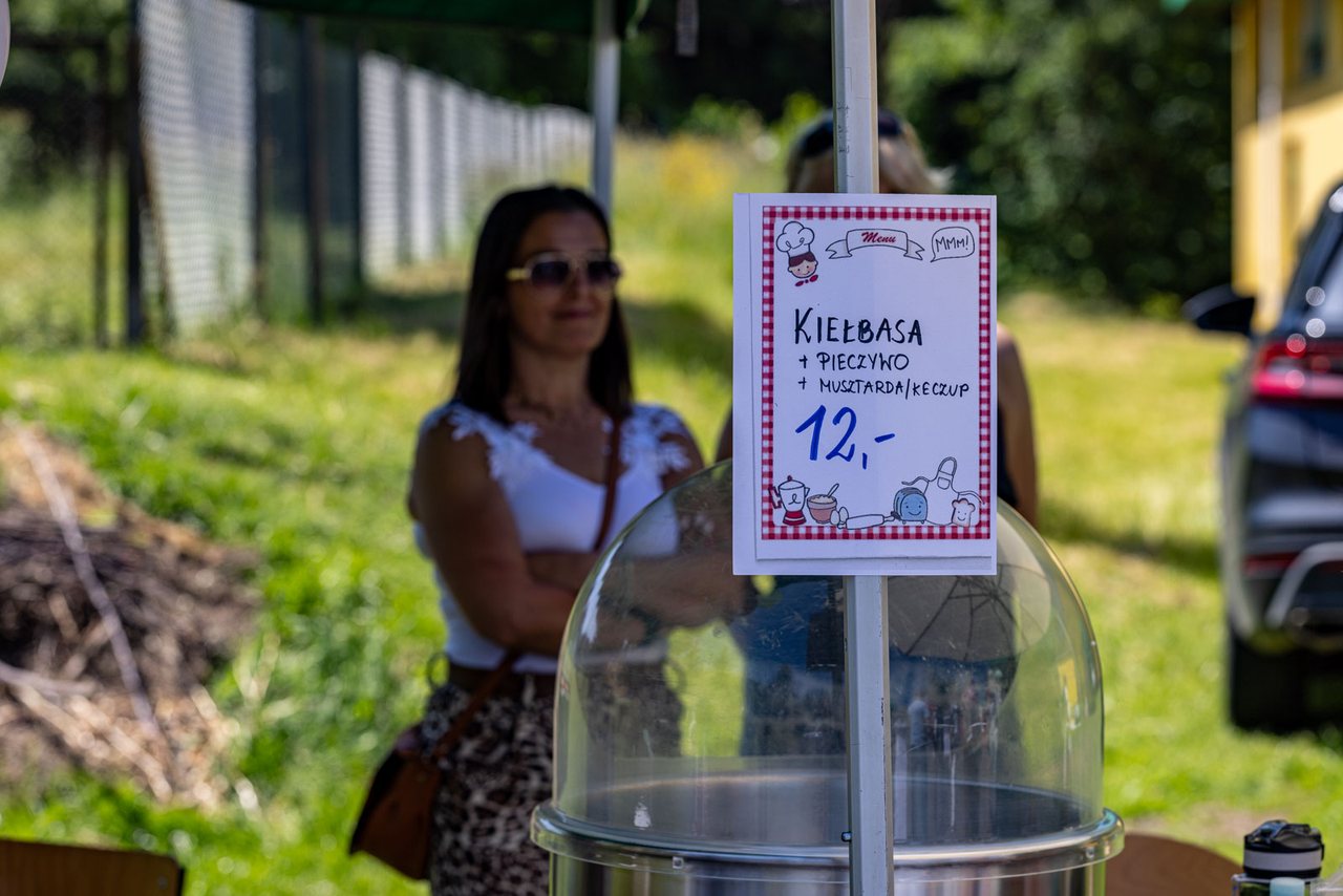 Pokolenia razem na szkolnym jubileuszu