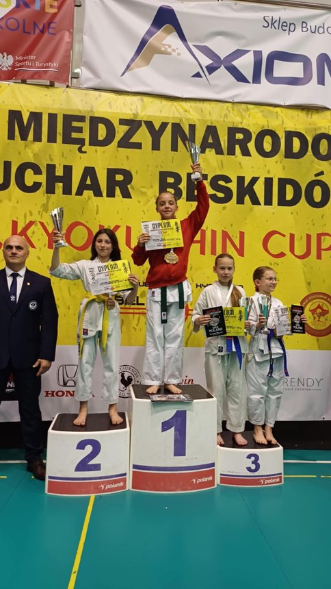 Osiem krążków podczas międzynarodowych zawodów