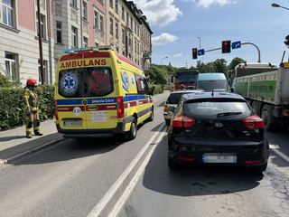 Kolizja trzech aut na Złotniczej