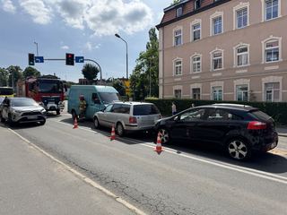 Kolizja trzech aut na Złotniczej