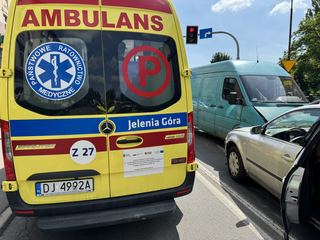 Kolizja trzech aut na Złotniczej