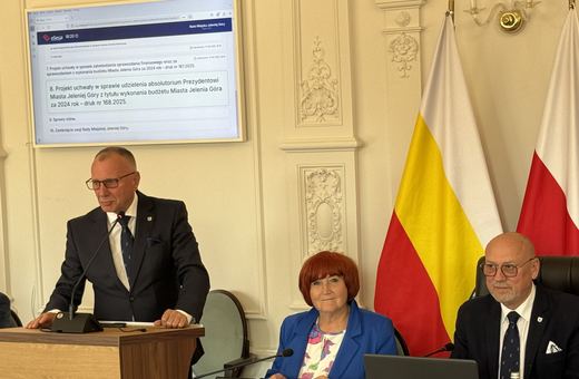 Prezydent Jeleniej Góry z absolutorium i wotum zaufania
