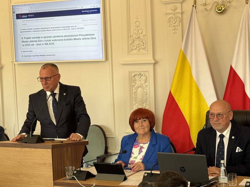 Prezydent Jeleniej Góry z absolutorium i wotum zaufania