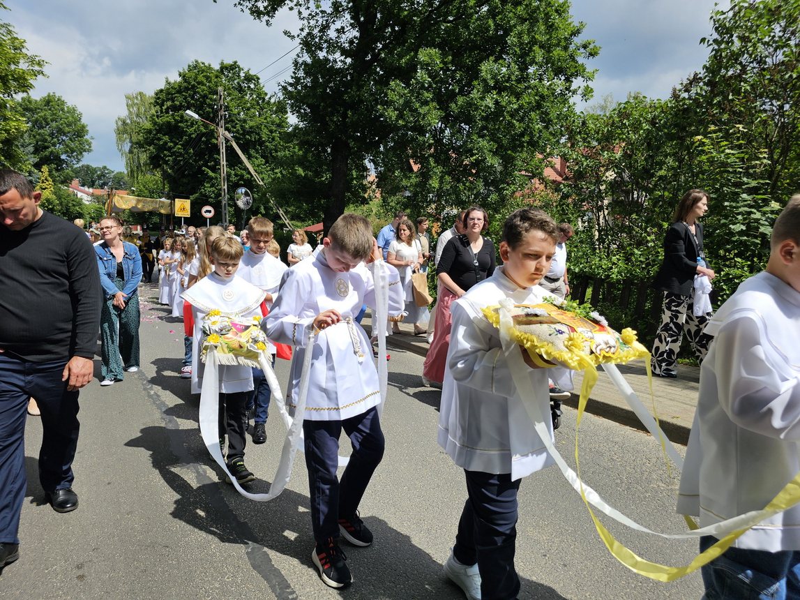Uroczysta procesja Bożego Ciała w Cieplicach