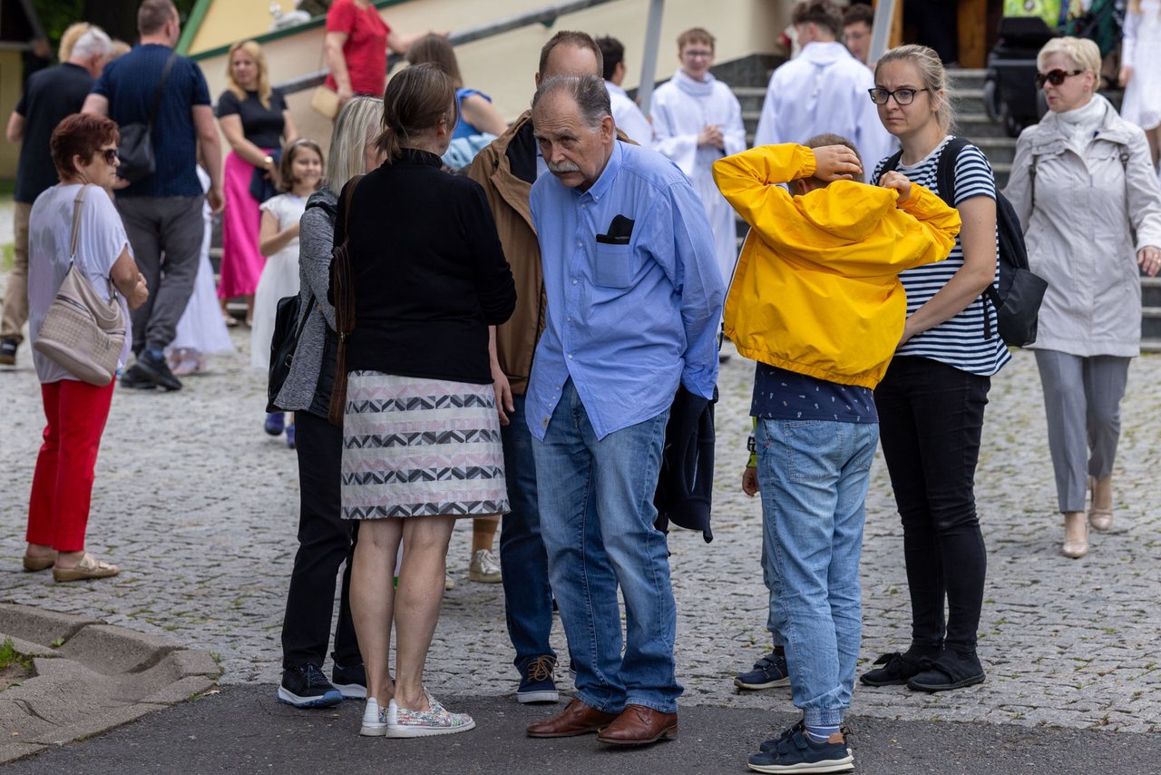 Tłumy wiernych na procesji na Zabobrzu