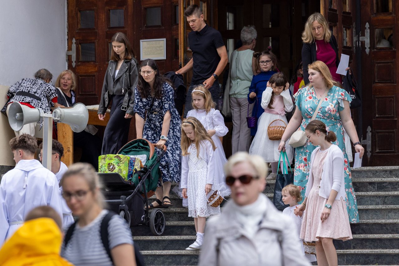 Tłumy wiernych na procesji na Zabobrzu