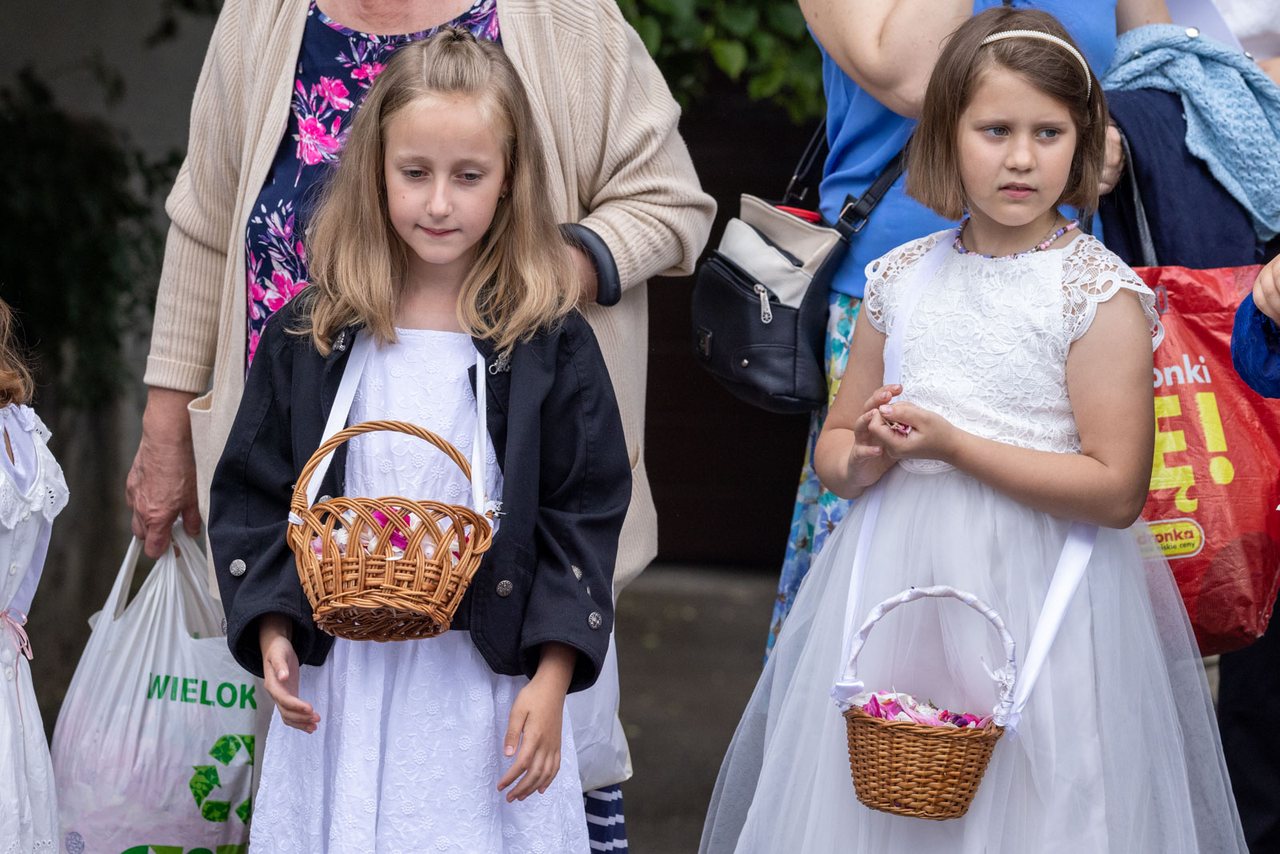 Tłumy wiernych na procesji na Zabobrzu