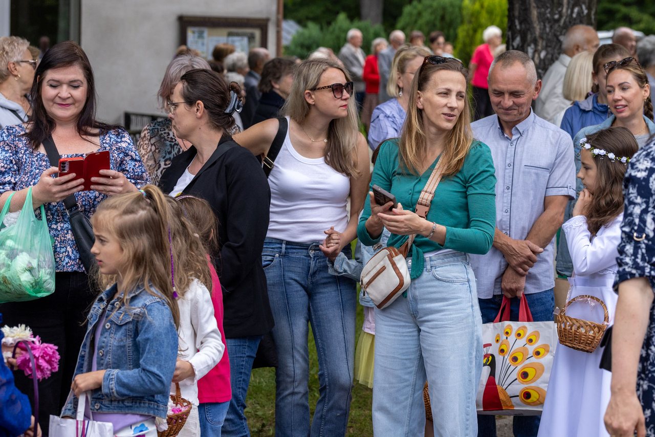 Tłumy wiernych na procesji na Zabobrzu