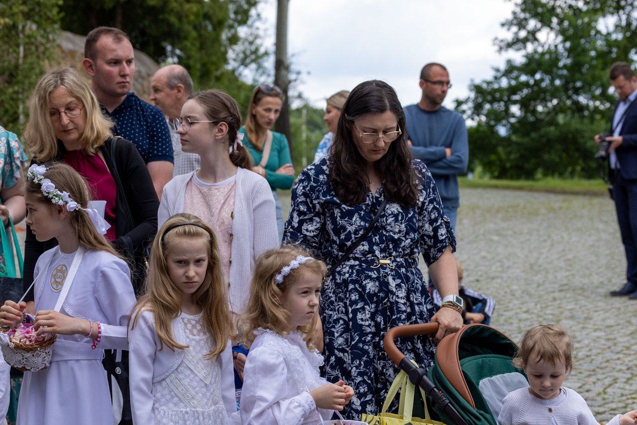 Tłumy wiernych na procesji na Zabobrzu