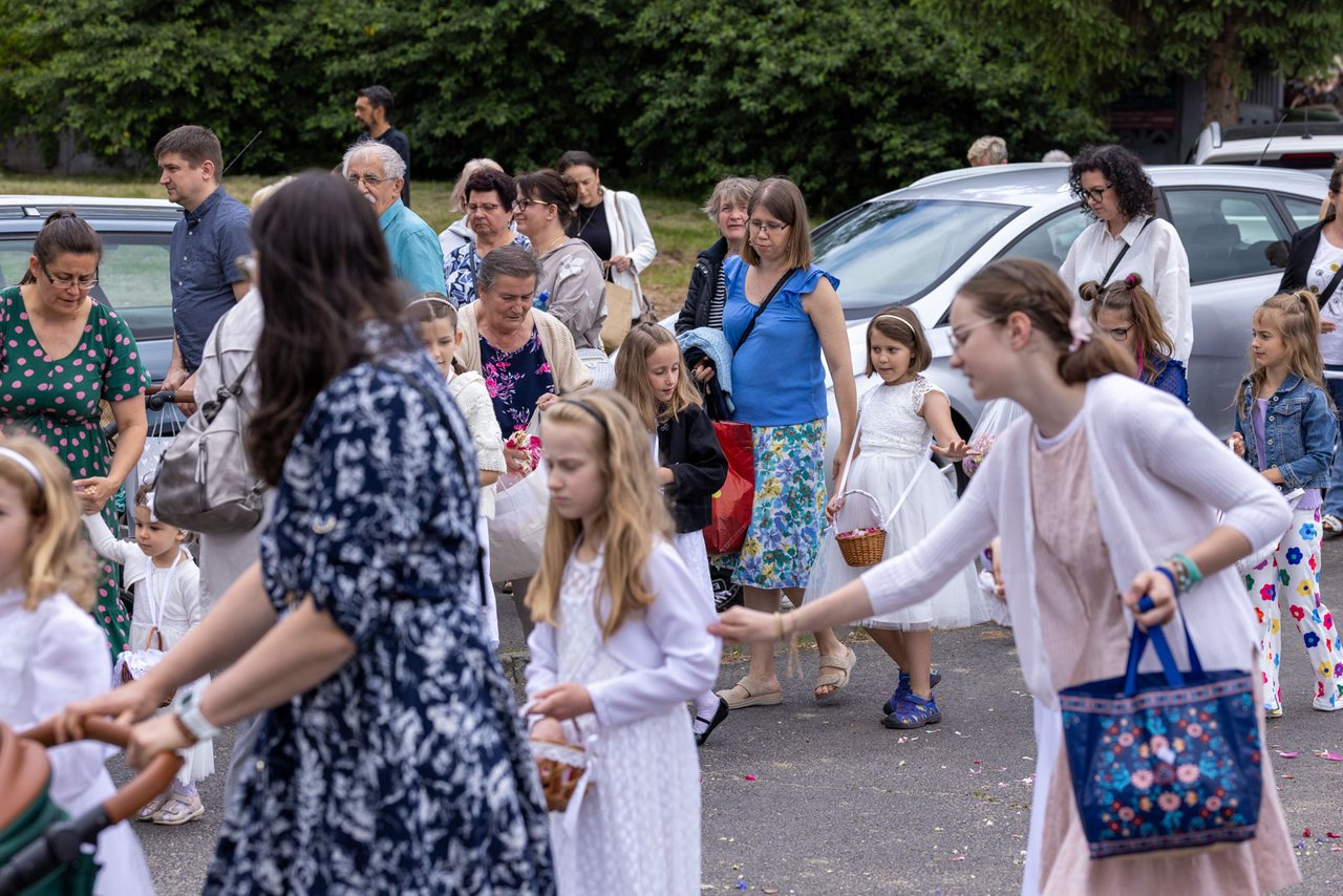 Tłumy wiernych na procesji na Zabobrzu