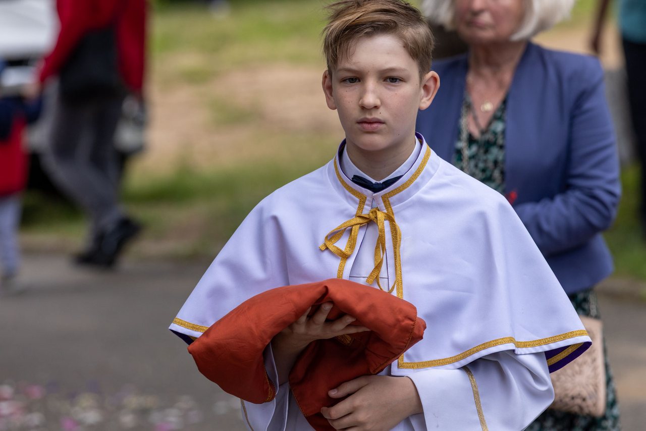 Tłumy wiernych na procesji na Zabobrzu