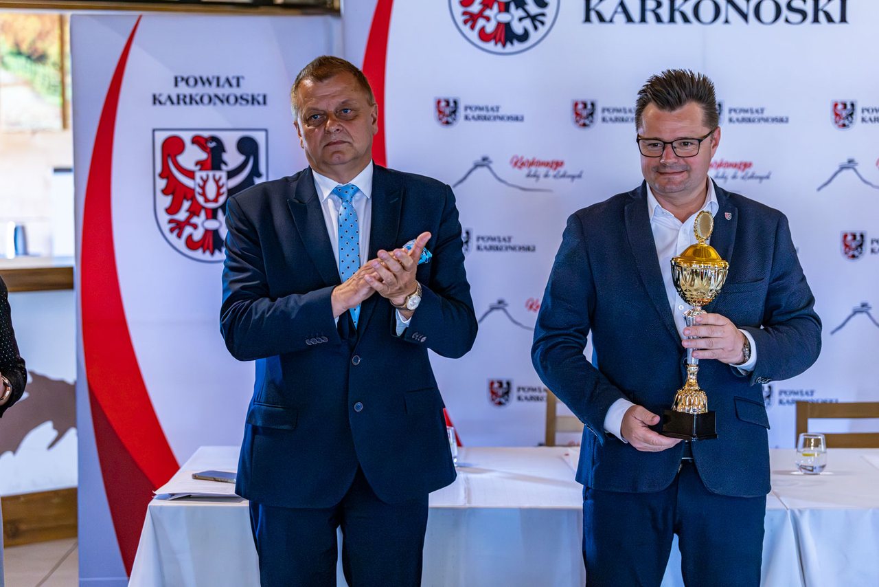 Młodzi sportowcy nagrodzeni