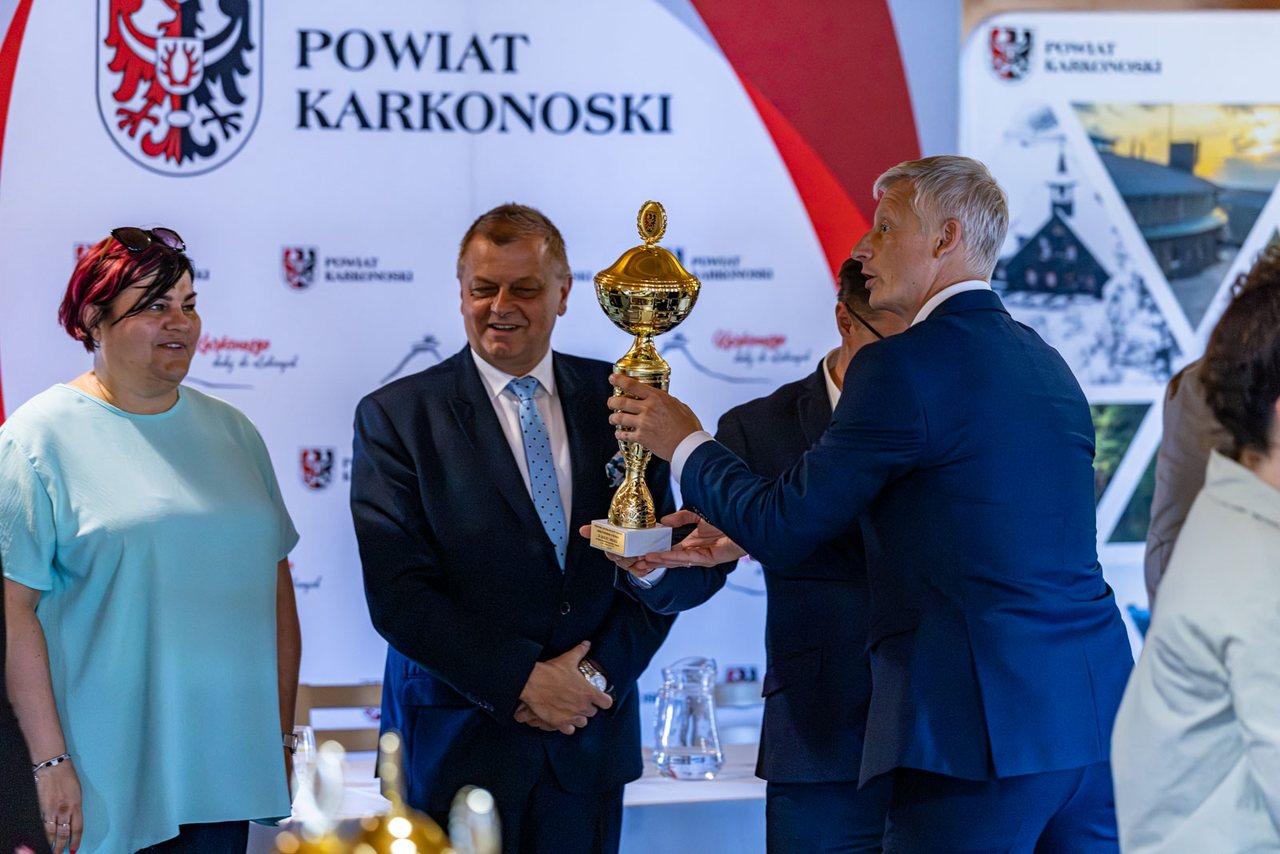 Młodzi sportowcy nagrodzeni