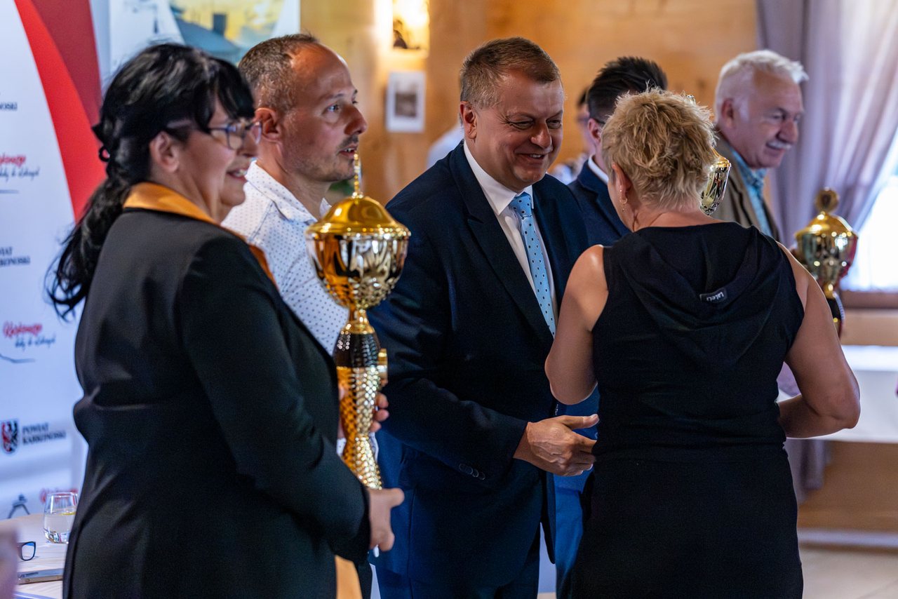 Młodzi sportowcy nagrodzeni