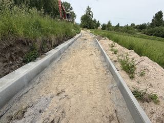 Budują ścieżkę rowerową pod Chojnikiem