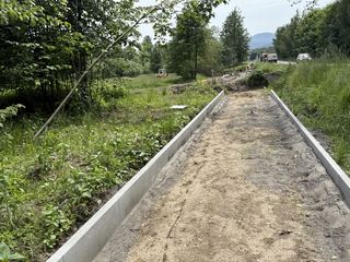 Budują ścieżkę rowerową pod Chojnikiem