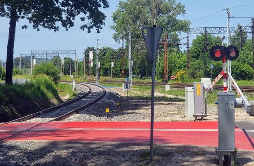 Ruch na torach – ostrożnie na przejazdach
