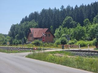 Ruch na torach – ostrożnie na przejazdach