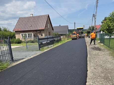 Asfalt, chodniki i nowe przystanki