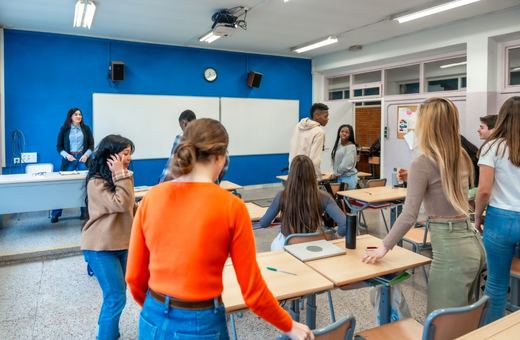 Twoje dziecko wybiera szkołę średnią? Oto jak możesz pomóc (bez naciskania)
