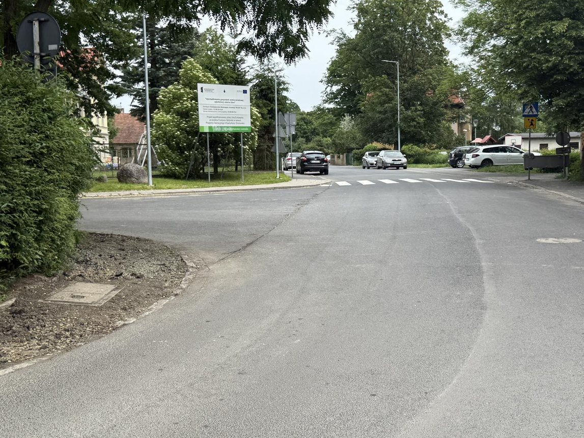 Przebudowa chodników w Cieplicach trwa