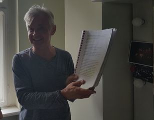 Poznali kulisy Teatru Norwida
