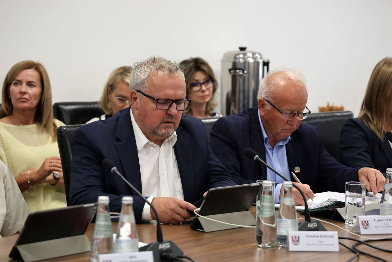 Zarząd Powiatu z absolutorium i zaufaniem Rady
