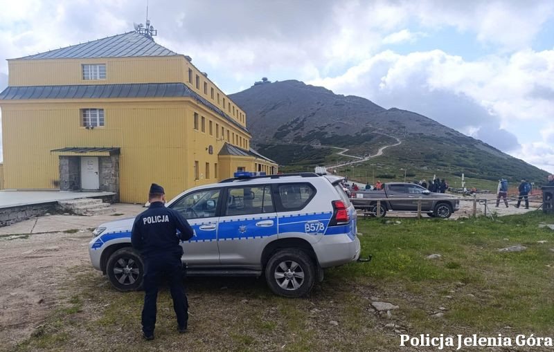 Ćwiczenia przy Domu Śląskim w Karkonoszach