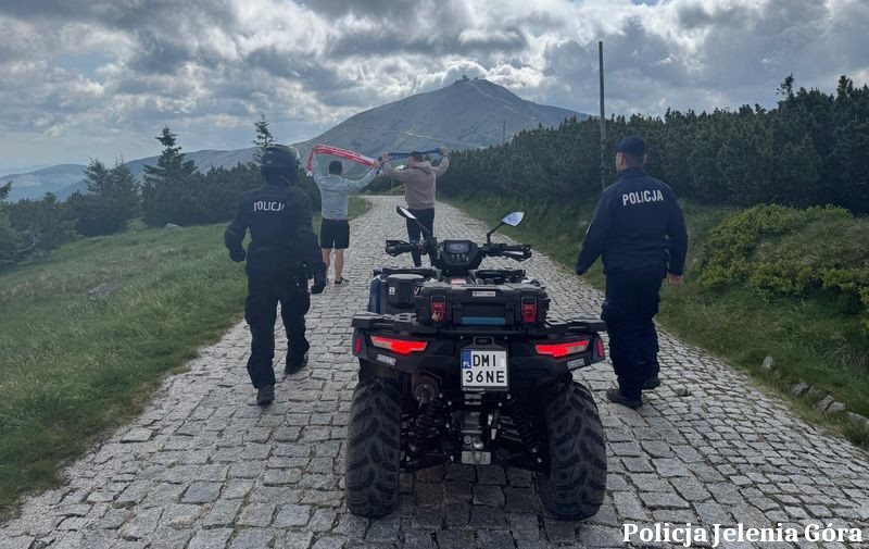 Ćwiczenia przy Domu Śląskim w Karkonoszach