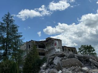 Ruina hotelu Sudety znika z krajobrazu