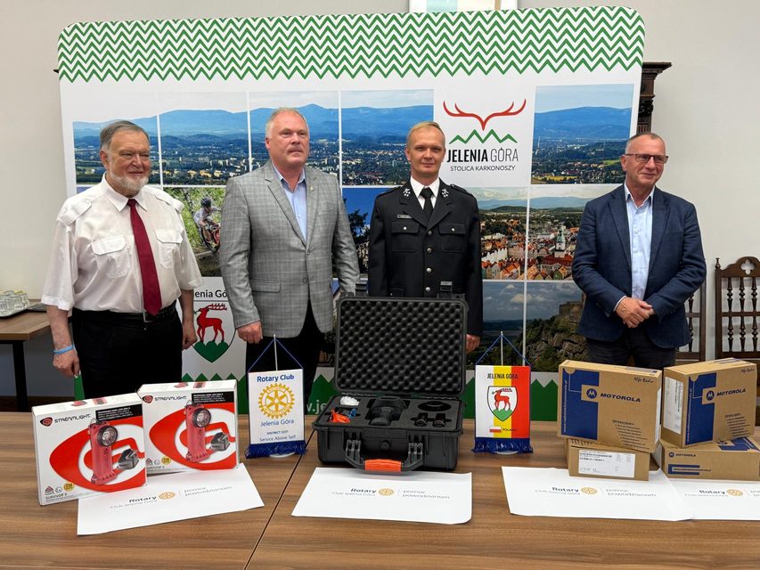 Rotary przekazuje sprzęt OSP Jelenia Góra