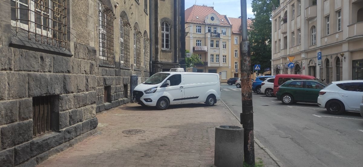 Chodniki i przejścia nie dla aut