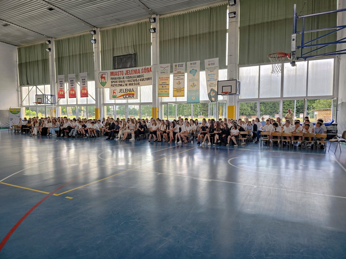 11 tysięcy uczniów ma wakacje