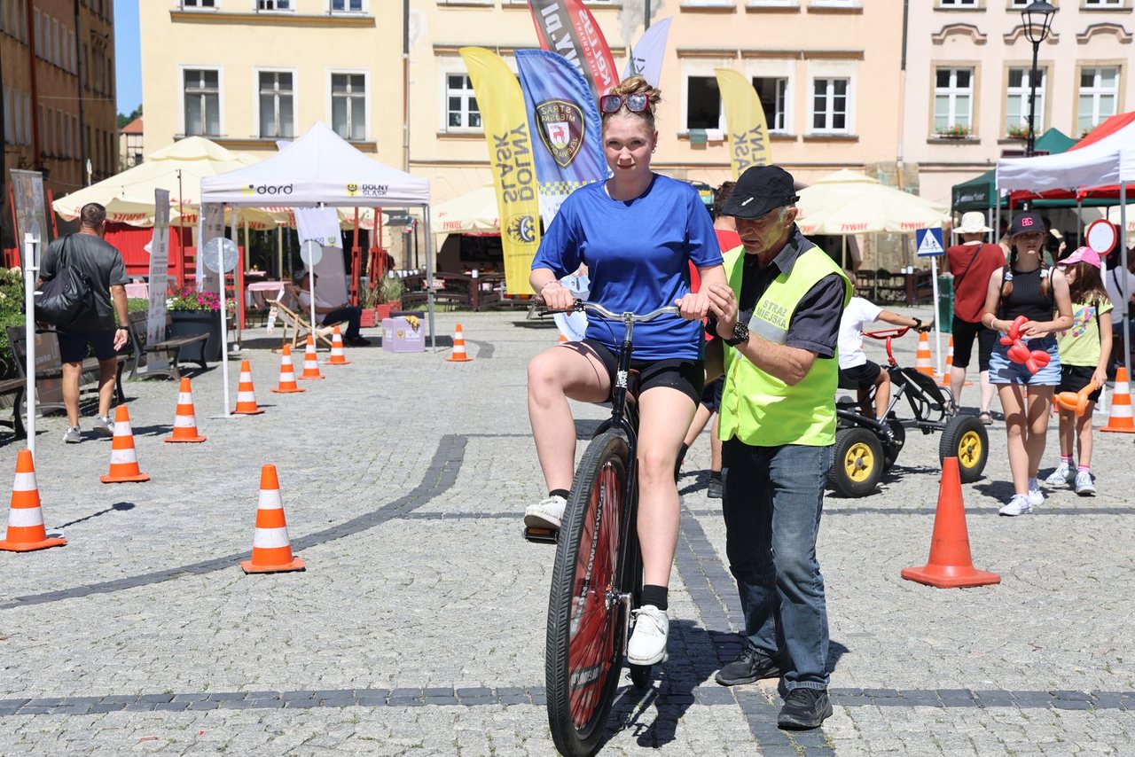 Zabawa i bezpieczny start lata