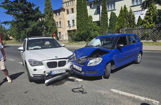 Bliskie spotkanie BMW i Skody