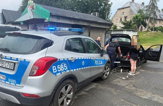 Poszukiwany z dożywotnim zakazem, po alkoholu wpadł podczas kontroli drogowej