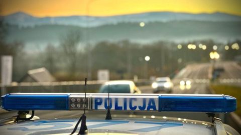 Policyjna akcja „Zapnij pasy” na drogach regionu – liczne wykroczenia i jeden zatrzymany za niestosowanie się do zakazu sądowego