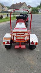 Quad z przyczepką gotowy do akcji