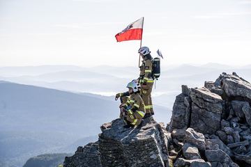 Jeleniogórscy strażacy na szczycie dla życia