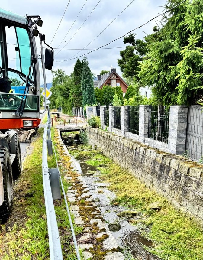 Oczyszczanie i naprawy potoku Piastówka