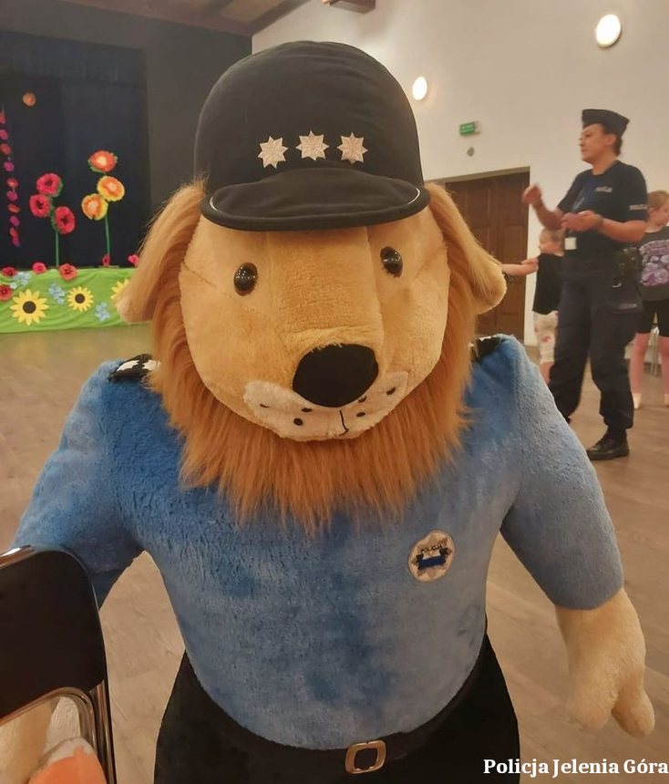 Bezpieczne wakacje z policją – edukacja, zabawa i prewencja