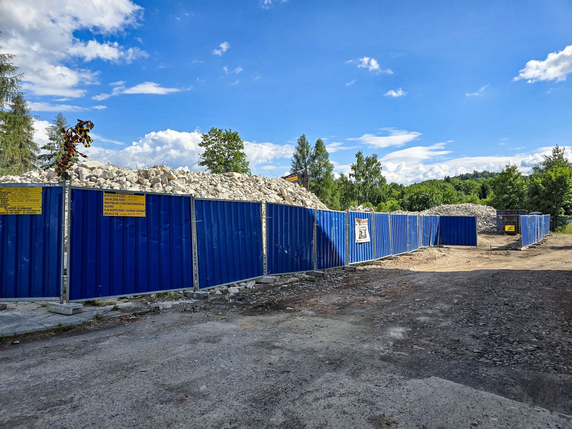 Hotel "Sudety" zniknął z mapy Jeleniej Góry