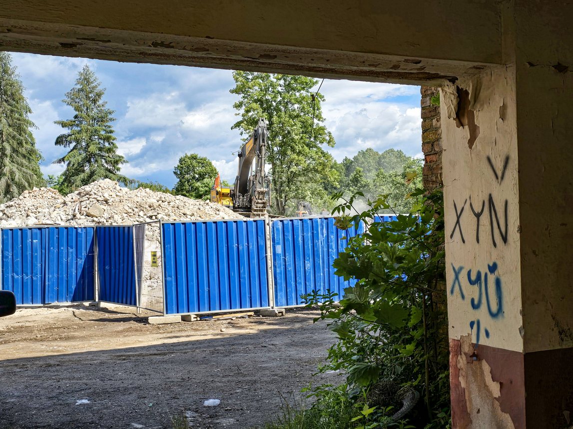 Hotel "Sudety" zniknął z mapy Jeleniej Góry