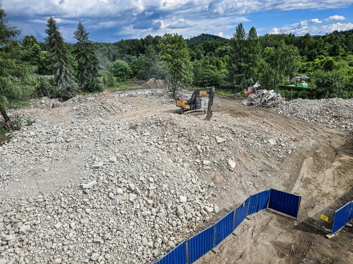 Hotel "Sudety" zniknął z mapy Jeleniej Góry
