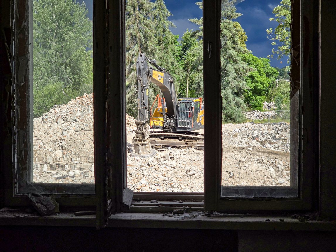 Hotel "Sudety" zniknął z mapy Jeleniej Góry